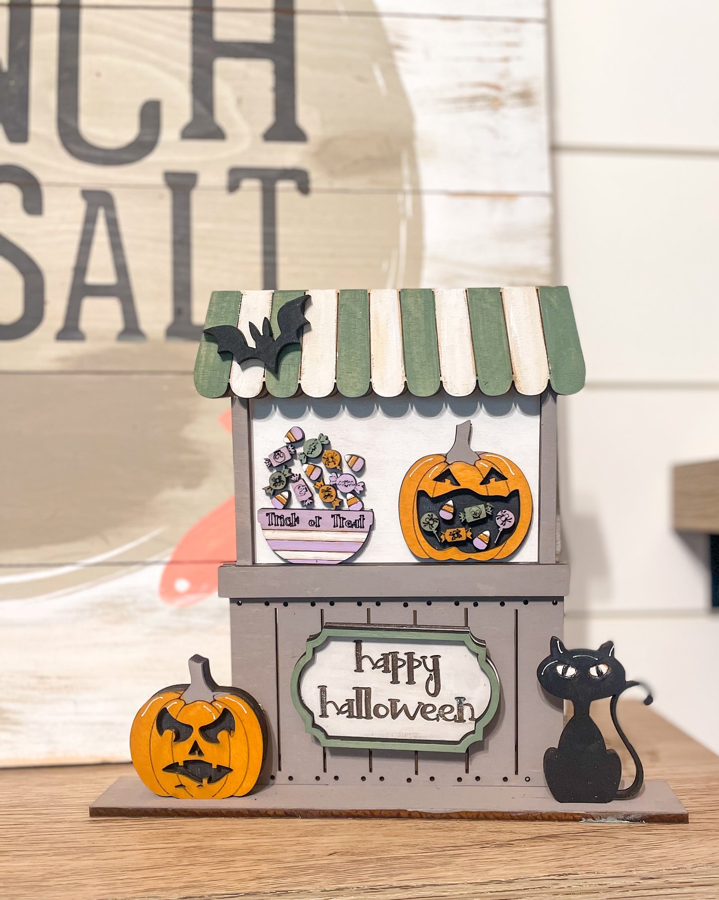 DIY Interchangeable Market Stand Halloween Edition