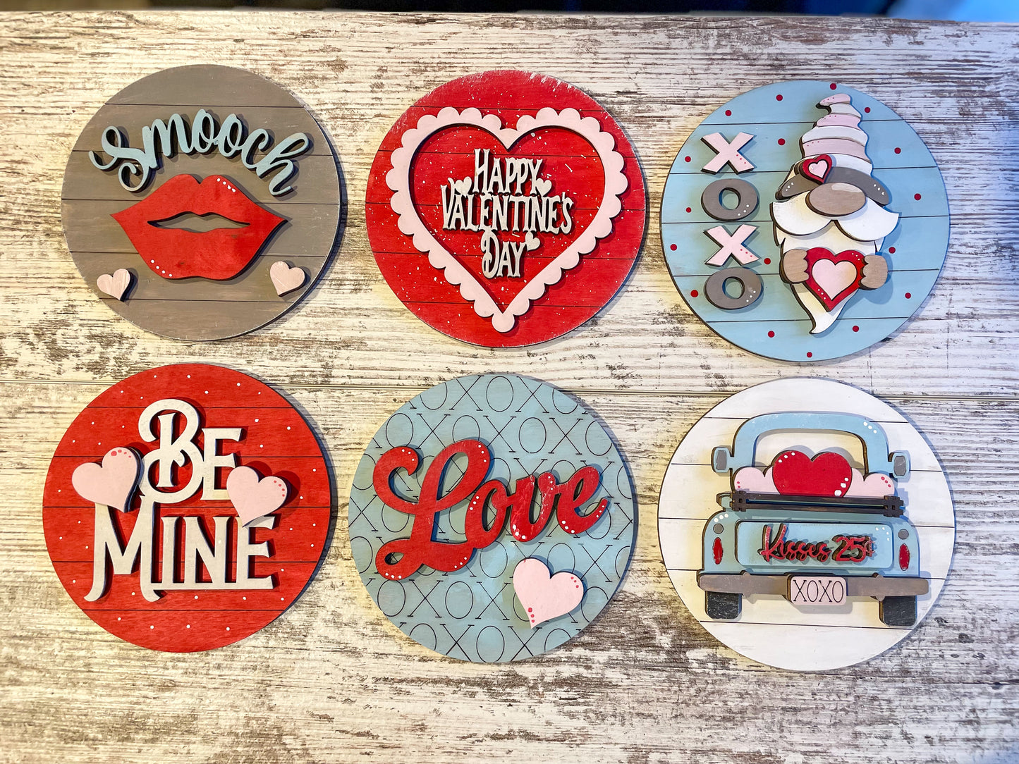 Valentine’s Day DIY Round Signs