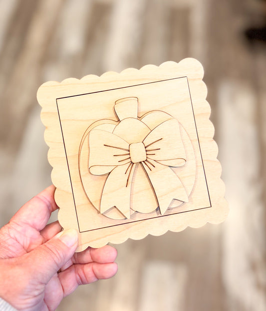 Scalloped Frame