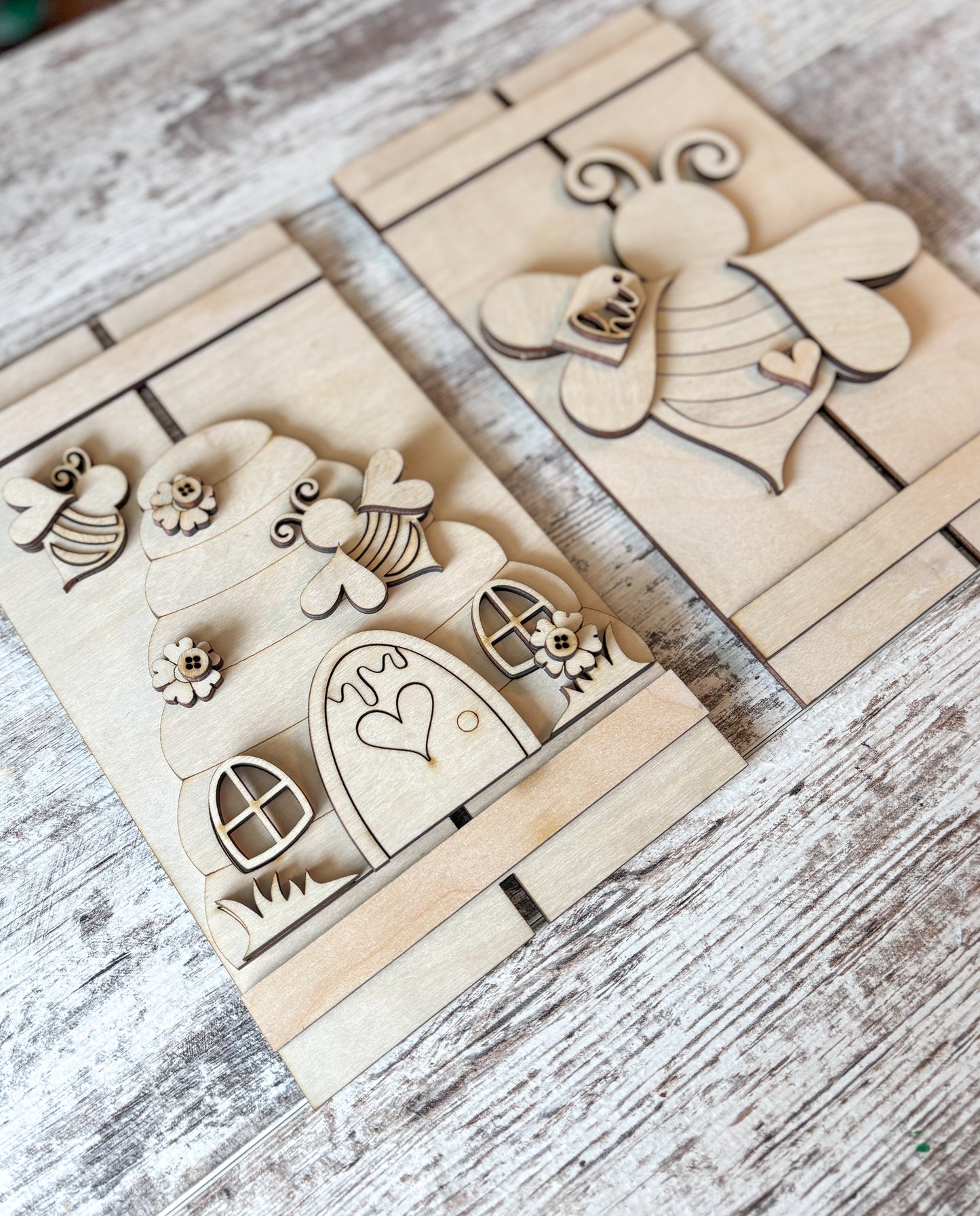 Bee Pallet Signs